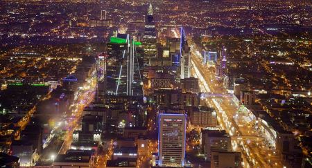 بالفيديو إعلامية سعودية توثق مشهدا خطيرا في الرياض