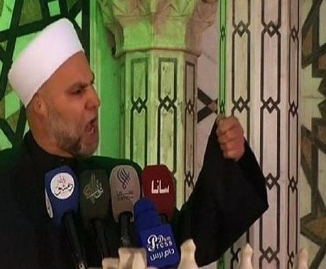 عزل خطيب المسجد الأموي التاريخي في دمشق مأمون رحمة بسبب خطبته - فيديو