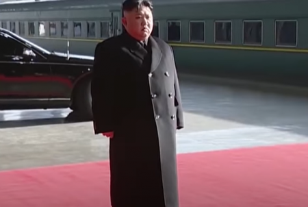 صور من طفولة زعيم كوريا الشمالية كيم حونغ أون