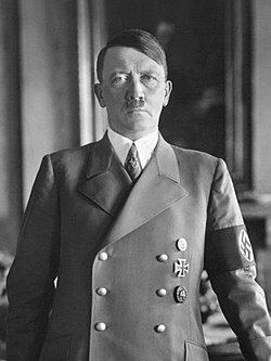 هتلر من الطفل المضطهد إلى الزعيم النازي